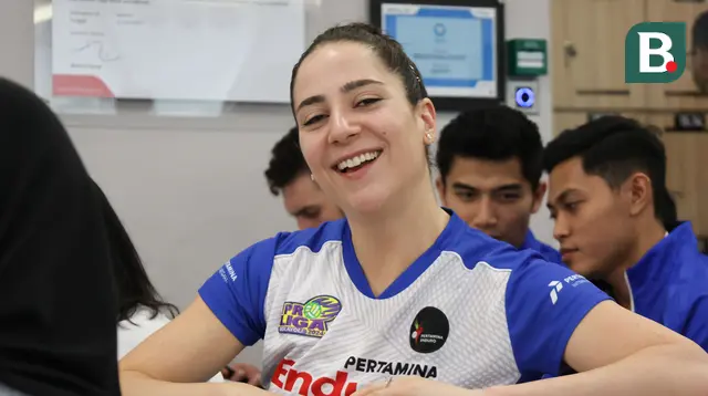 Tim bola voli Jakarta Pertamina secara resmi telah meluncurkan tim putra dan putri untuk ajang Proliga 2024. Acara peluncuran dan perkenalan tim berlangsung di Grha Pertamina, Jakarta, Rabu (17/4/2024). Khusus untuk tim putri yang kali ini berlabel Jakarta Pertamina Enduro (JPE), secara resmi telah mendatangkan dua pemain asing, yaitu Polina Shemanova (Rusia) dan Giovanna Milana (USA). (Bola.com/Abdul Aziz)