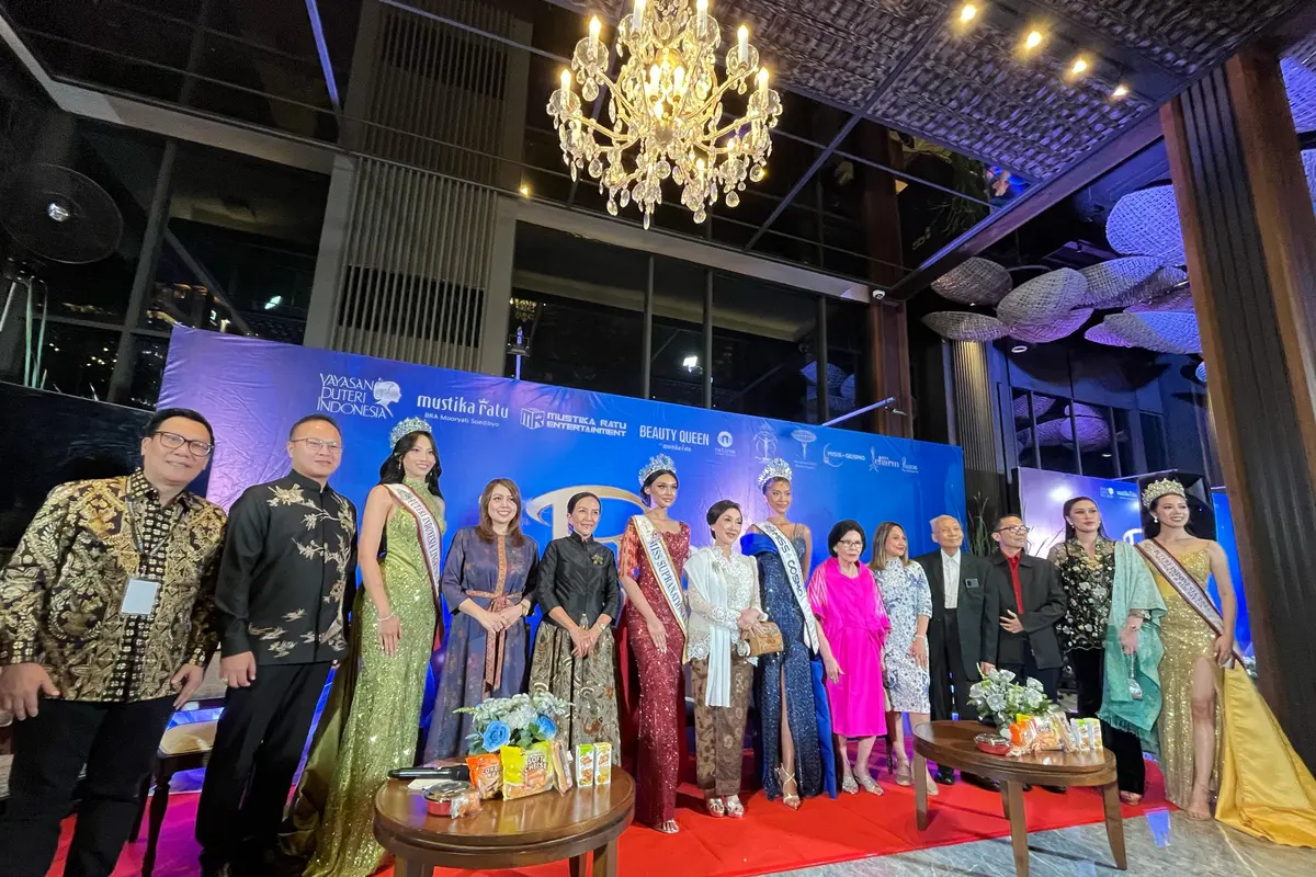 Konferensi Pers Puteri Indonesia 2025 yang berlangsung di Hutan Kota by Plataran, Jakarta, Kamis (24/04/2024) (Dok/Fimela.com: Rianti Fitri Wulandari