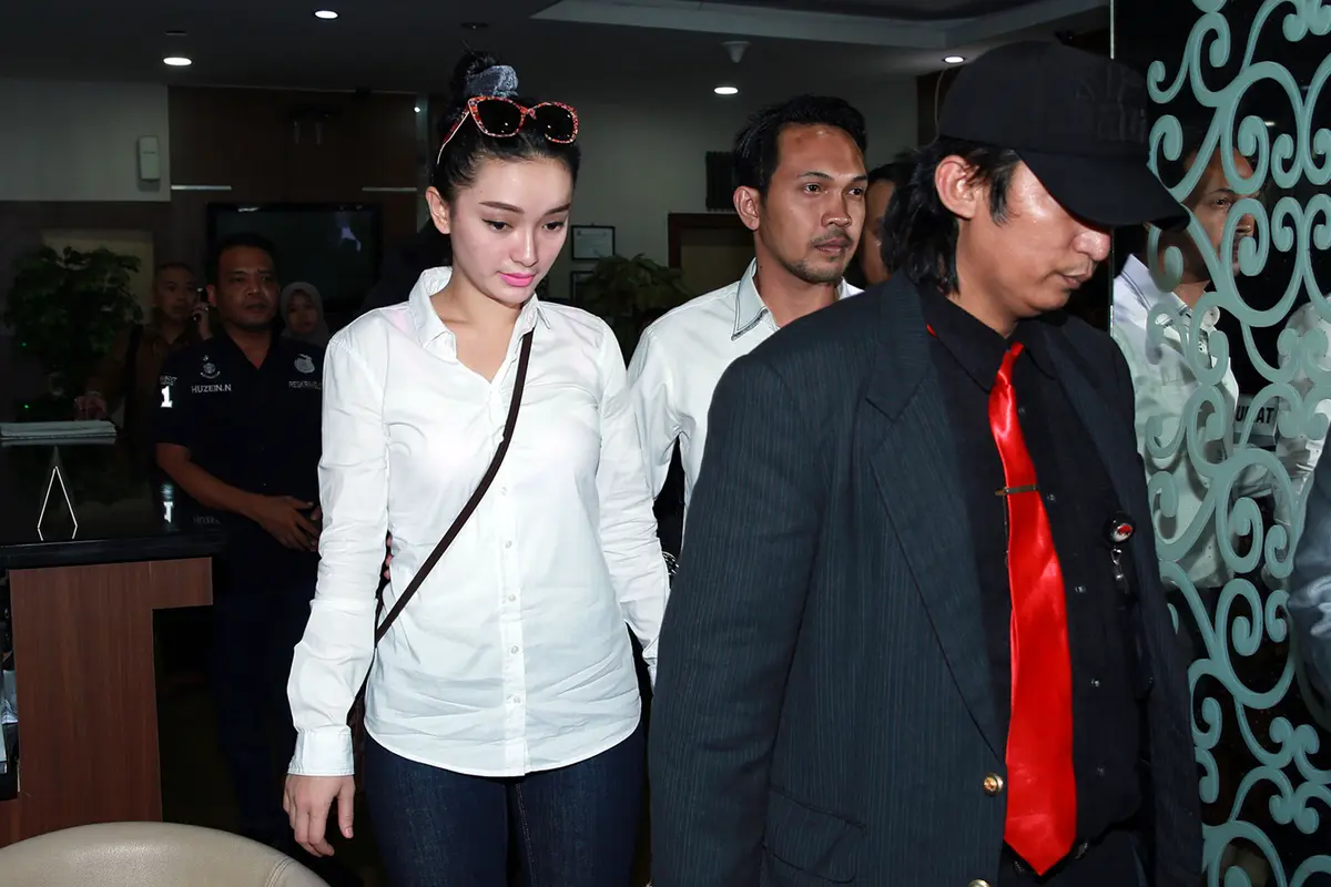 [Bintang] Zaskia Gotik dan kekasihnya Arief Fitriansah