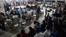 Suasana debat presiden untuk pilpres Kosta Rika 2018 yang digelar di dalam penjara La Reforma, di Alajuela, Kosta Rika (2/11). (AFP Photo/Ezequiel Becerra)