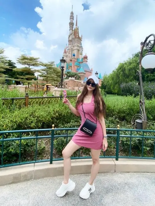 Aura Kasih tampil stunning [Instagram/aurakasih]