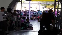 Demi Mudik Lebaran, Warga Tunggu 3 Jam Buru Tiket Pembatalan