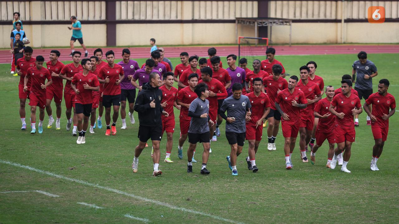 Latihan Timnas Indonesia Senior dan Timnas Indonesia U-20