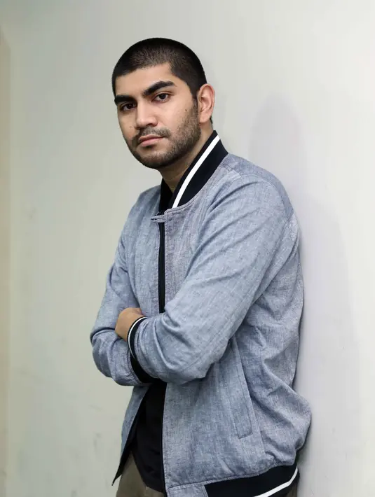 Meski hanya web series, serial ini digarap dengan serius. Satu adegan diambil dengan dua atau tiga angle berbeda. Penata make-up juga menghadirkan wajah zombie yang sangat menakutkan. (Nurwahyunan/Bintang.com)