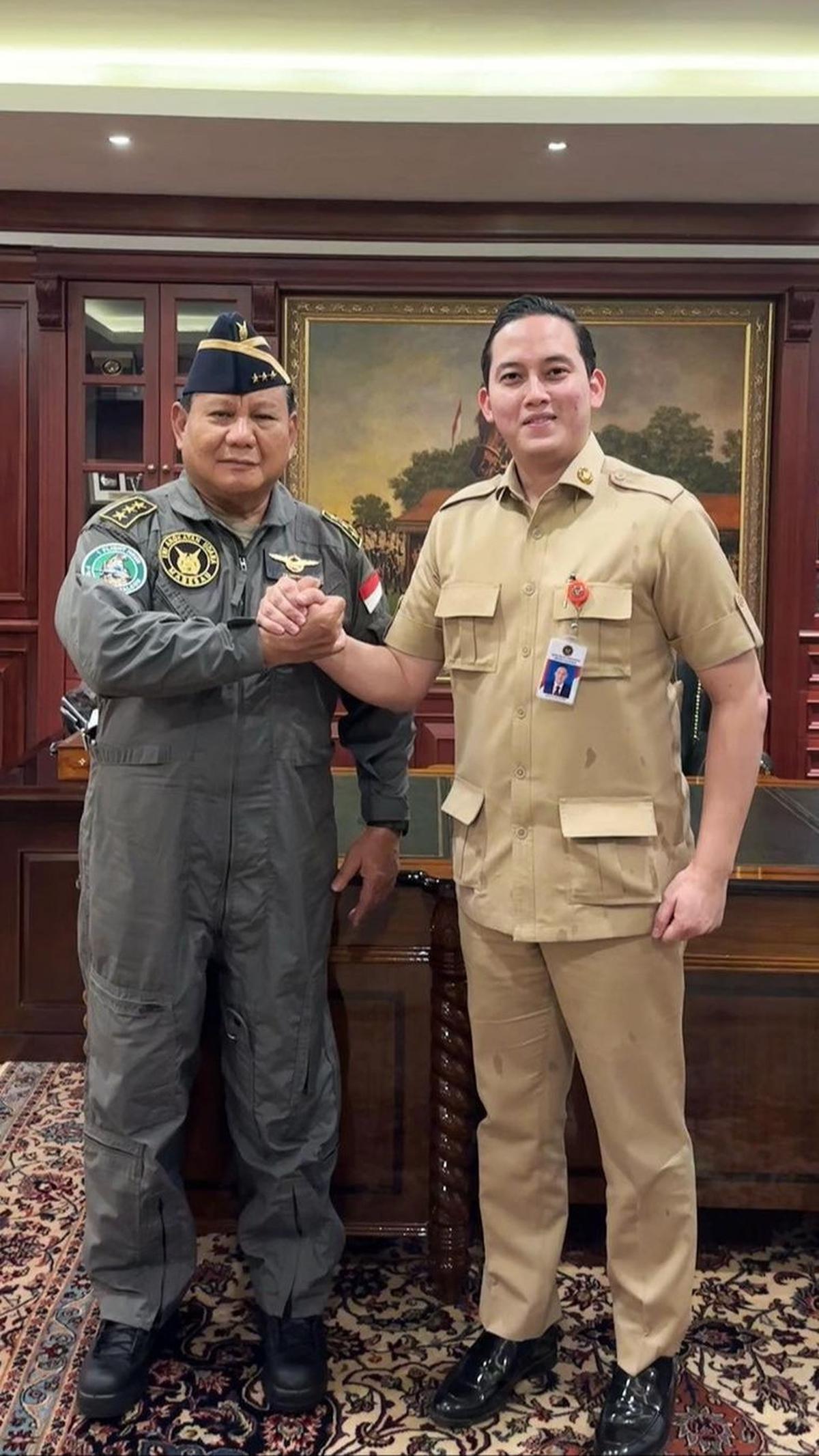 Unggahan Rizky ini sontak mencuri perhatian masyarakat luas. Berbagai komentar pun membanjiri foto tersebut. <br>