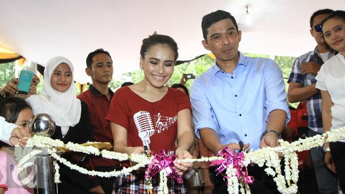 Berita Ayu Ting Ting Karaoke Keluarga Hari Ini Kabar Terbaru Terkini Liputan6 Com