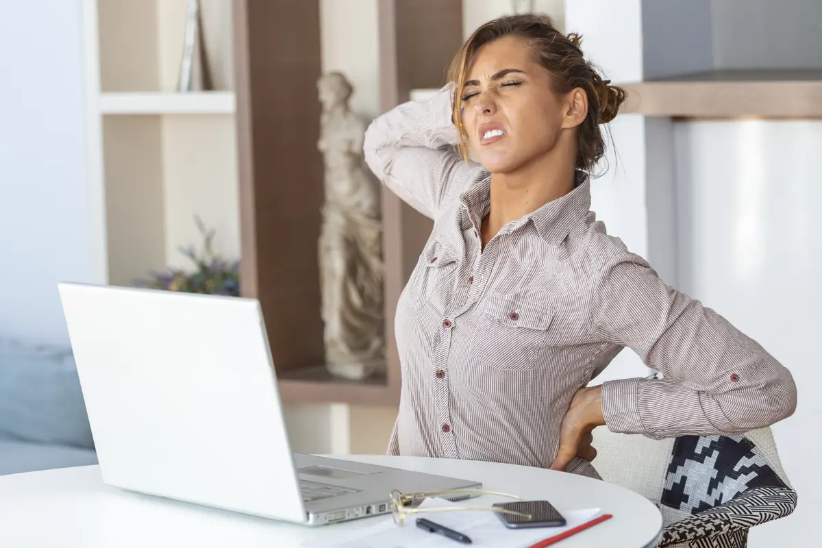 Olahraga Simpel di Kantor yang Bantu Meredakan Stres dan Nyeri Punggung