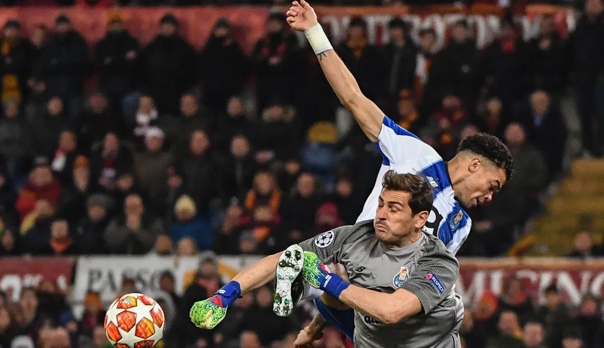 Kiper FC Porto ini sudah tidak melakoni pertandingan kompetitif sejak Mei 2019 ketika dinyatakan mengalami sakit jantung.(AFP/Andreas Solaro)