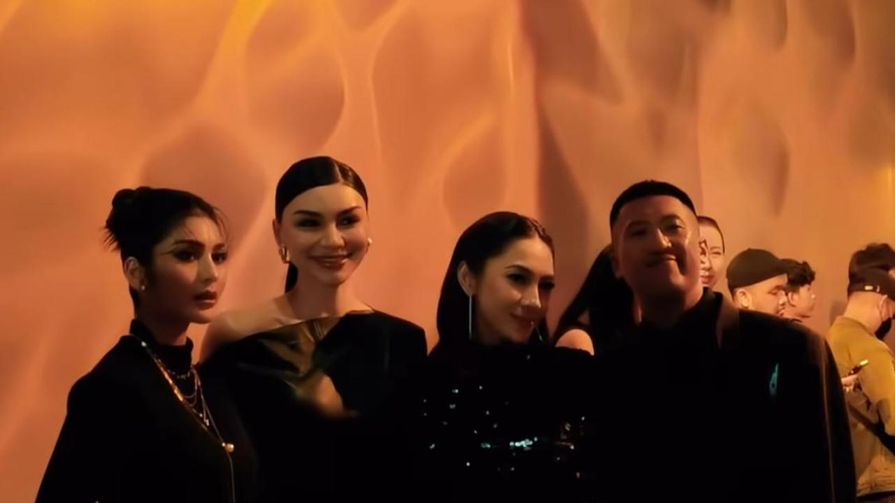 Dinda Kirana Tampil Glamor dengan Gaun Blink-Blink, Auranya Mewah