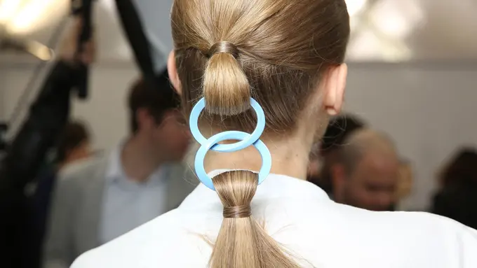 [Bintang] Pencinta Model Rambut Ponytail, Wajib Miliki 3 Aksesoris Stylish Ini