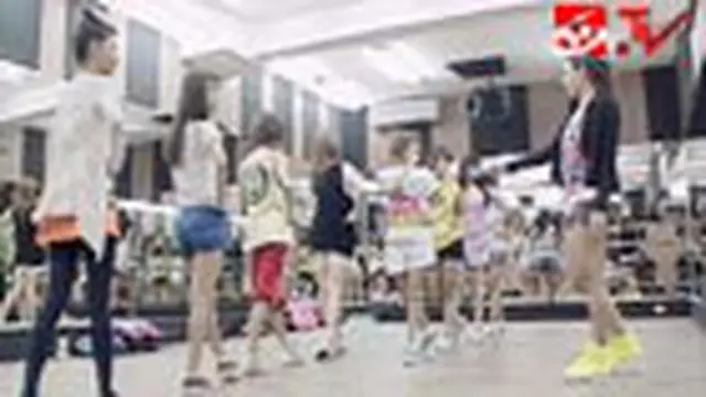 Intip Cherrybelle Latihan di Studio Barunya Yuk!