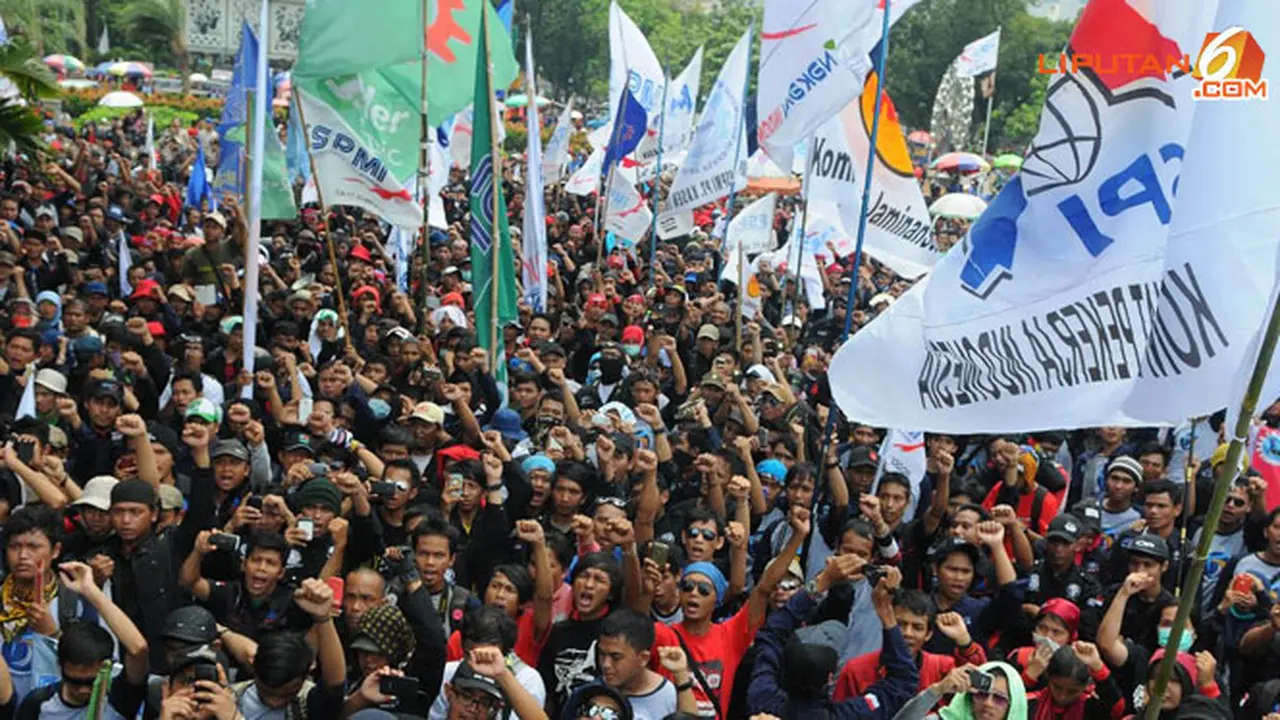 demo-buruh-pingsan-140224b.jpg