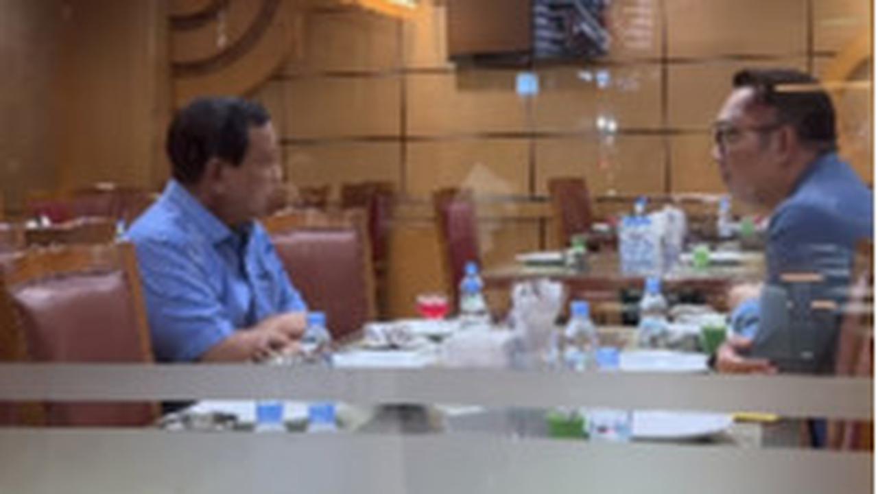 Prabowo Ajak Ridwan Kamil Makan Malam Nasi Padang