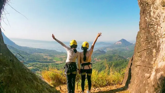 Gunung Parang merupakan gunung ambesit tertinggi di Indonesia
