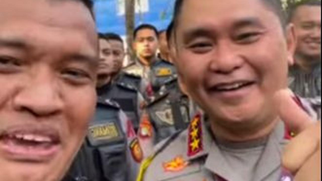 Komjen Fadil Tepok Dada Aipda Ambarita dan Beri Wejangan