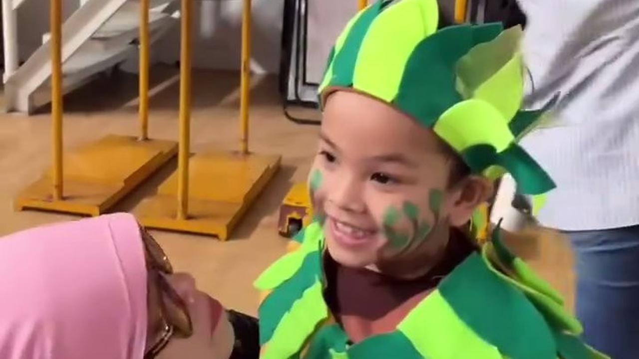 Jadi Pohon, 7 Potret Gala Sky Pentas di Sekolah Pertama Kali, Bikin Bangga Oma dan Opa