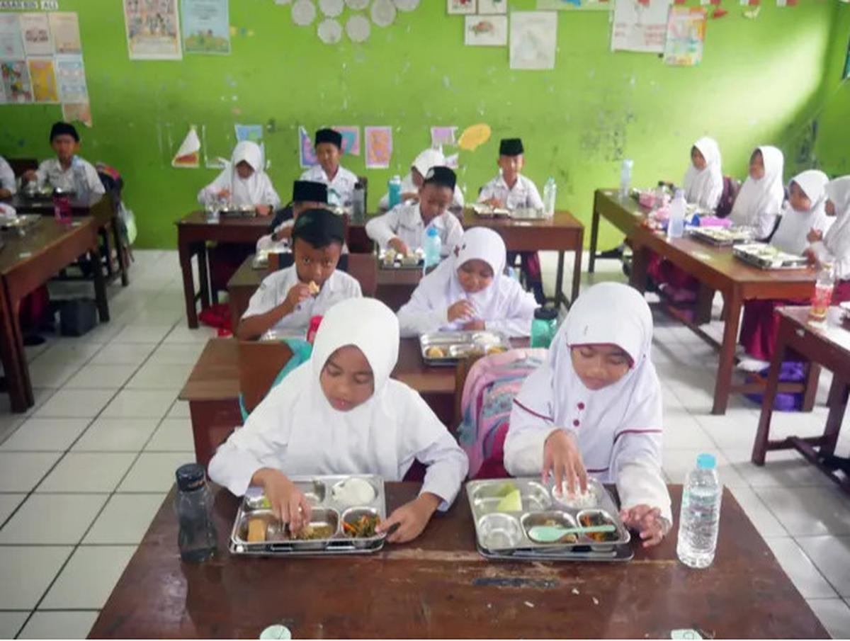 Mendagri Tito Karnavian Siapkan Rapat Seluruh Kepala Daerah, Bahas Kasus Keracunan MBG