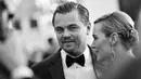 Leonardo DiCaprio dan Kate Winslet memang memiliki kedekatan sejak lama. Terlebih saat keduanya bermain dalam satu judul film yang sama, yakni Titanic pada tahun 1997 silam. (AFP/Charley Gallay)