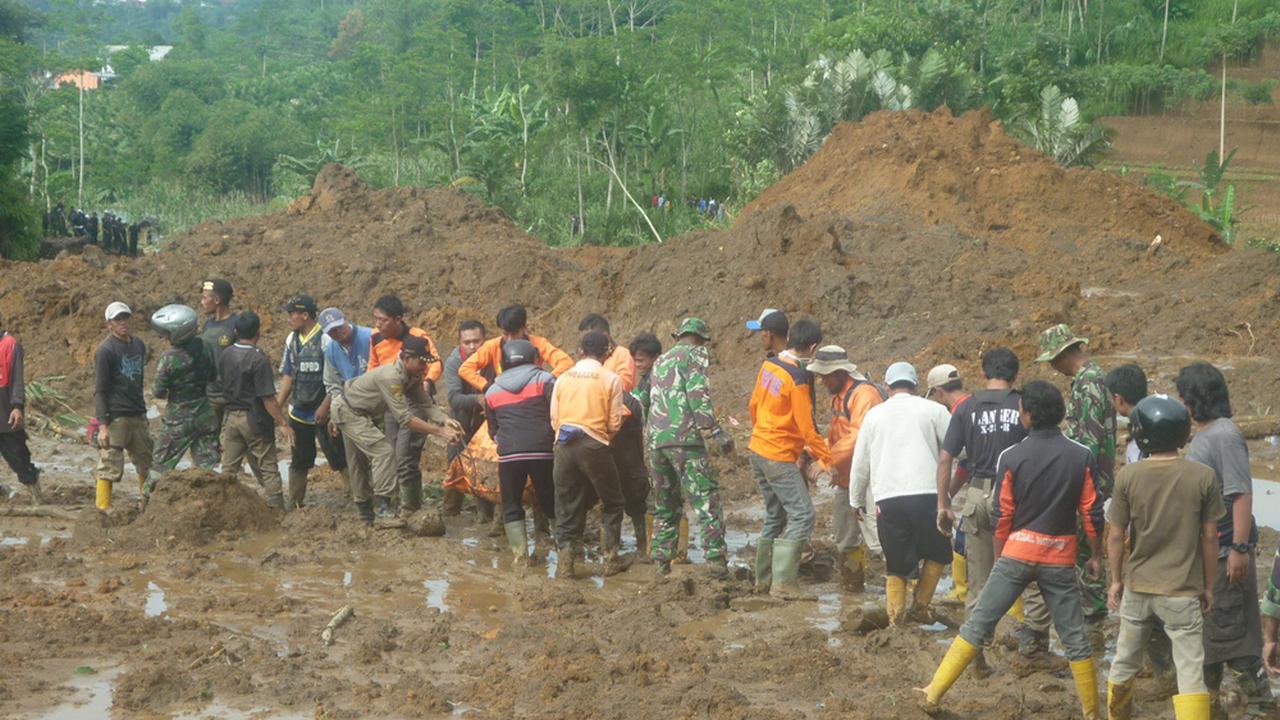 Tanah longsor Banjarnegara.