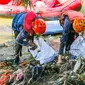 Gerakan Bersih Sungai Ciliwung jelang peringatan Hari Lingkungan Hidup Sedunia 2022. (dok. Biro Humas KLHK)