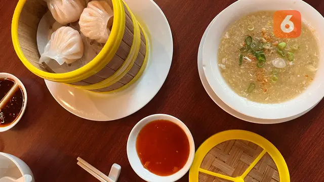 Menu pertama yang direkomendasikan untuk dicoba di Hwamei Chinese Food adalah Hakau