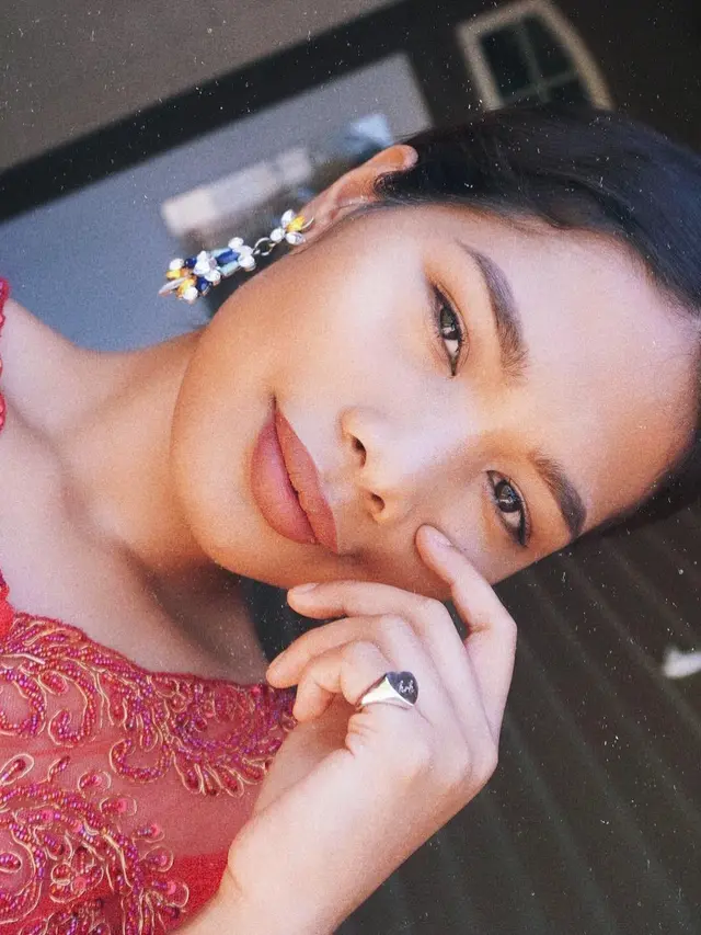 Potret Pita Pakai Kebaya di Kenaikan Pangkat Suami Tentara AS. (Sumber: Instagram/nofitaofficial)