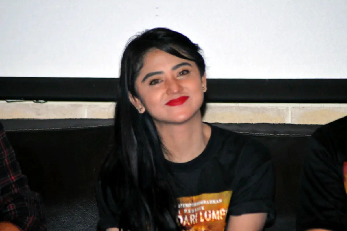 Dewi Perssik