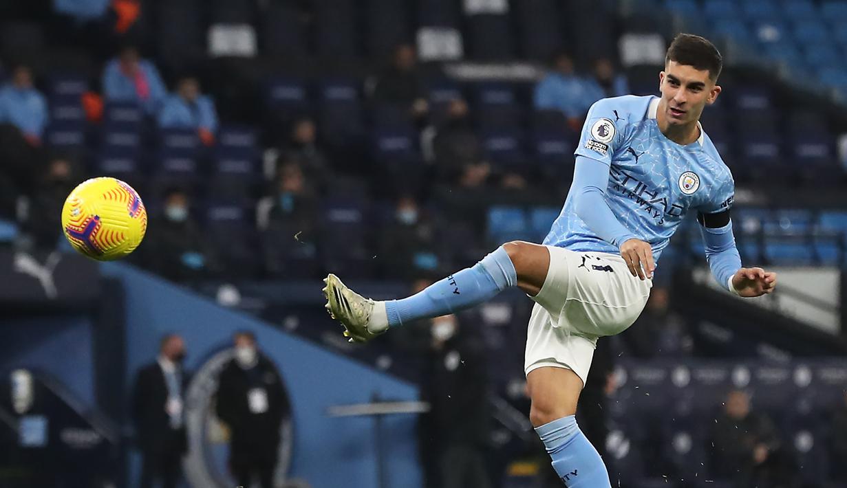 2. Ferran Torres (Manchester City) - Gelandang berusia 20 tahun ini terus menunjukan permainan apiknya bersama Manchester City musim ini. Ferran Torres telah menyumbangkan tiga gol dari empat penampilannya bersama Manchester City di fase grup Liga Champions musim ini. (AFP/Martin Rickett/pool)