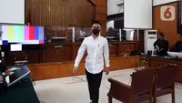 Dalam kasus ini, Jaksa menilai terdakwa melanggar Pasal 355 ayat (1) KUHP Jo 55 ayat (1) ke-1 KUHP mengenai Penganiayaan berat yang dilakukan dengan rencana terlebih dahulu. (Liputan6.com/Johan Tallo)