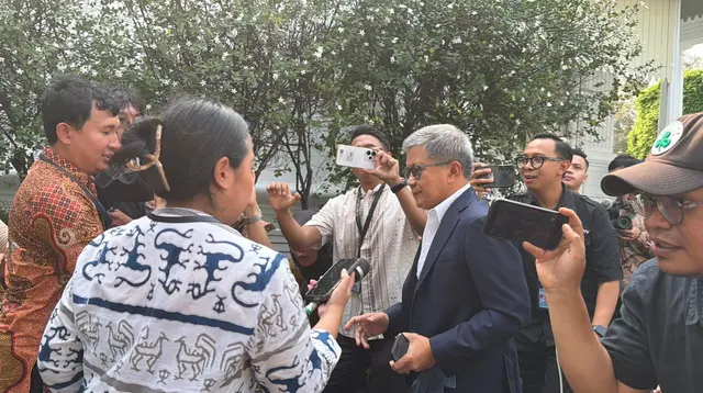 Dikabarkan Jadi Wantimpres, Rocky Gerung Tiba di Istana