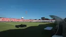 Kondisi Stadion I Wayan Dipta di Gianyar, Bali, Rabu (5/8/2026), sehari menjelang laga final Piala Presiden 2026. Hamparan rumput hijau yang terawat berpadu dengan langit biru cerah menambah kemegahan stadion yang akan menjadi arena final Persebaya Surabaya melawan Persib Bandung serta perebutan tempat ketiga antara Persija Jakarta dan Arema FC. (KLY/Budy Santoso)