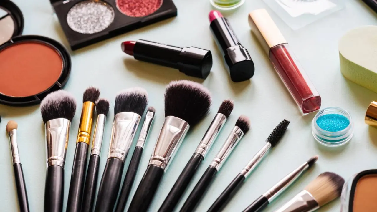 Makin Praktis dengan Makeup Brush Set, Bantu Aplikasi Makeup Lebih Rapi dan Detail
