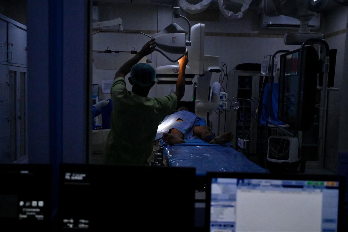 FOTO: Melihat Prosedur Pemasangan Stent Jantung di Banda Aceh
