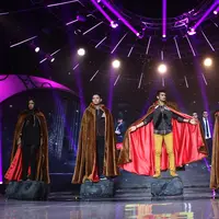 Aksi para finalis Ganteng-Ganteng Serigala mencari bakat di atas panggung (Galih W Satria/Bintang.com)