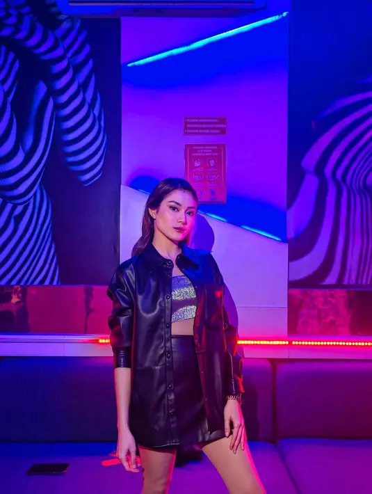 (Instagram/darathevirgin)