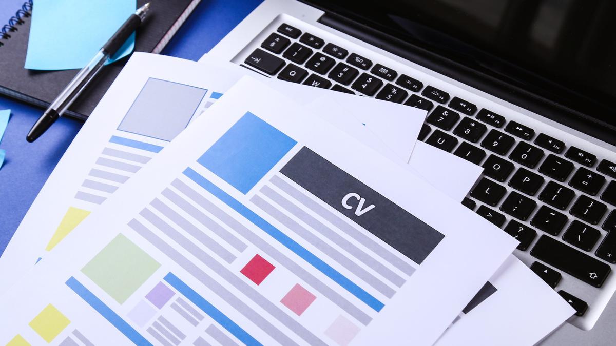 Tips CV Dilirik HRD: Format, Isi, dan Desain yang Menarik