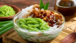 Resep Es Cendol Pandan Homemade yang Kenyal, Harum Pandan, Gurih Santan, dan Anti Gagal