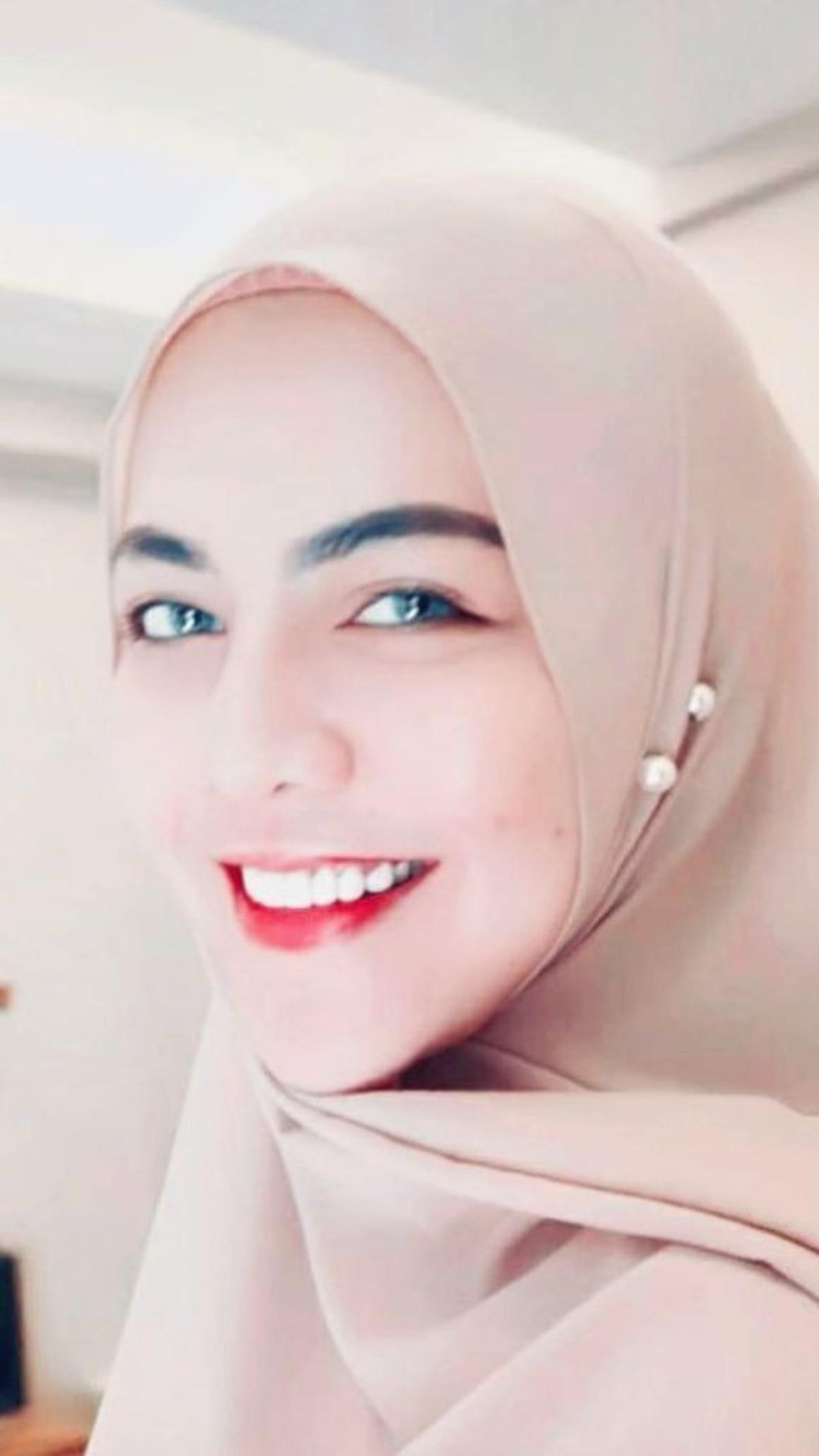 Sebelumnya, Ratu Rizky Nabila juga sempat tampil berhijab di tahun 2021. Namun, saat itu ia kembali berpenampilan terbuka seperti sebelumnya.