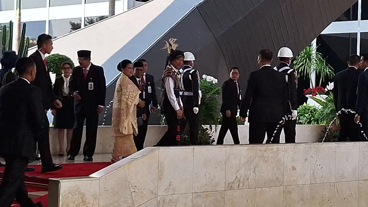Hadiri Sidang Tahunan MPR, Jokowi Pakai Baju Adat Tanimbar Maluku