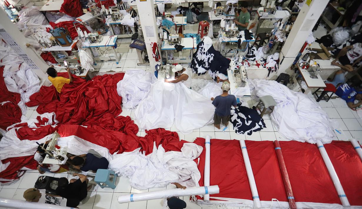 Jelang HUT ke-80 RI, Industri Konveksi Rumahan Kebanjiran Pesanan ...