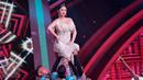 Dewi Perssik saat beraksi di panggung Indonesia Dangdut Awards (IDA) 2015, Jakarta, Rabu (28/10/2015). Perhelatan IDA 2015 menggambarkan bahwa musik dangdut telah menjadi bagian tidak terpisahkan dari masyarakat Indonesia. (Liputan6.com/Faizal Fanani) 