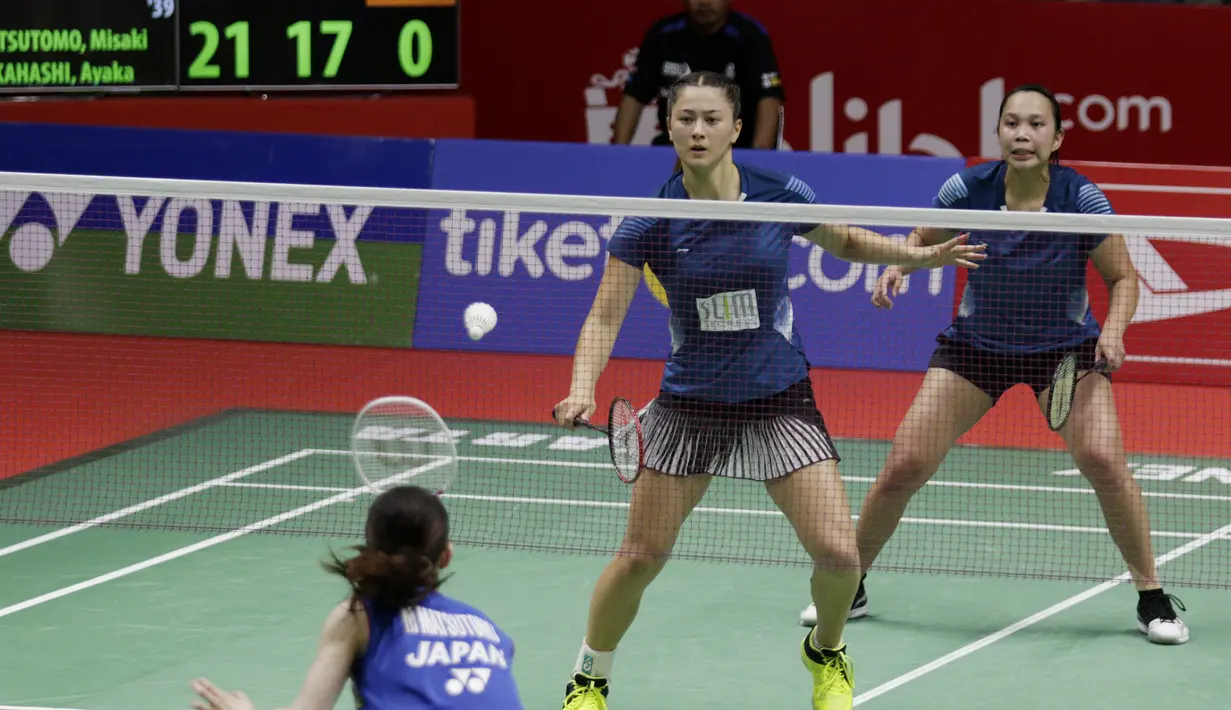 Ganda putri Australia, Gronya Somerville/ Setyana Mapasa saat melawan wakil Jepang, Misaki Matsutomo/Ayaka Takahashi, pada laga Indonesia Masters, Rabu (15/1/2020). Pasangan Australia tersebut kalah 21-13 17-21 21-9. (Bola.com/M Iqbal Ichsan)