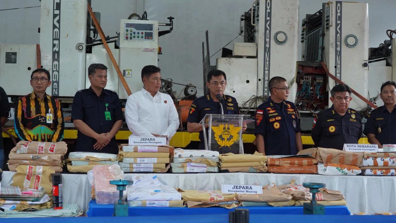 Bea Cukai dan BAIS TNI Bongkar Sindikat Pita Cukai Ilegal di Jawa Tengah