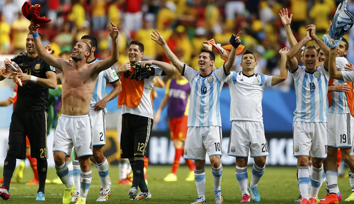 Ekspresi kegembiraan pemain Argentina usai mengalahkan Belgia 1-0 dan memastikan tempat di semifinal Piala Dunia 2014 di Stadion Nasional Brasilia, (5/7/2014). (REUTERS/Dominic Ebenbichler)
