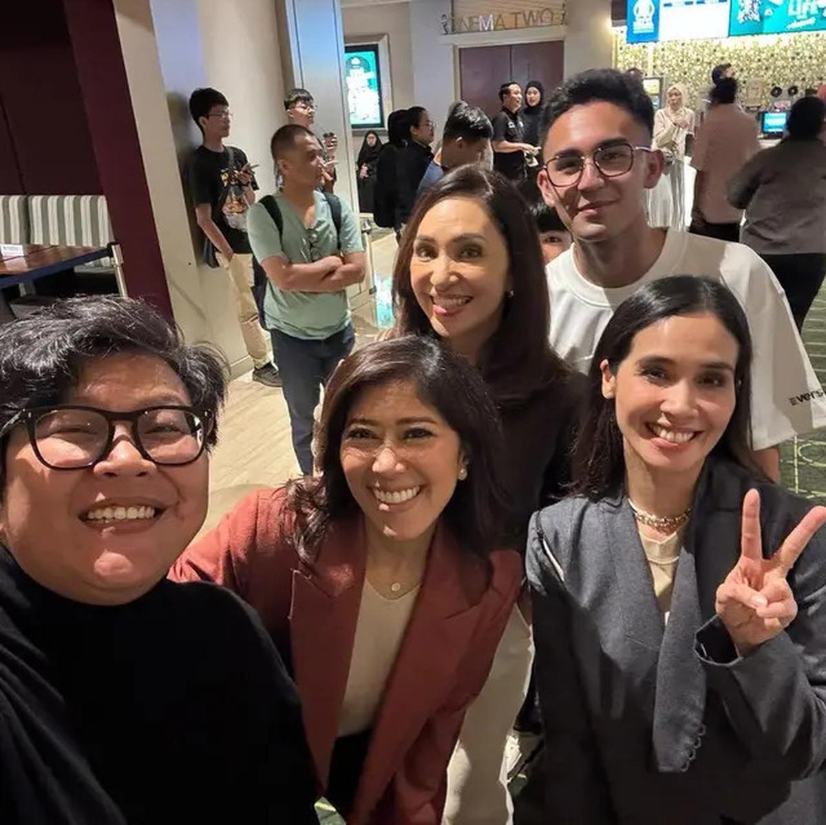 6 Potret Menteri Meutya Hafid Nonton Film 2nd Miracle In Cell No. 7: Tak Menyangka Bakal Diajak Nangis