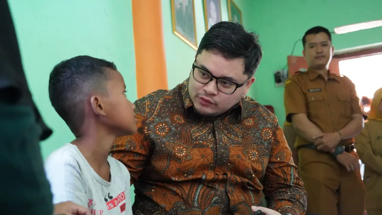 Bupati Kediri Hanindhito Himawan Pramana