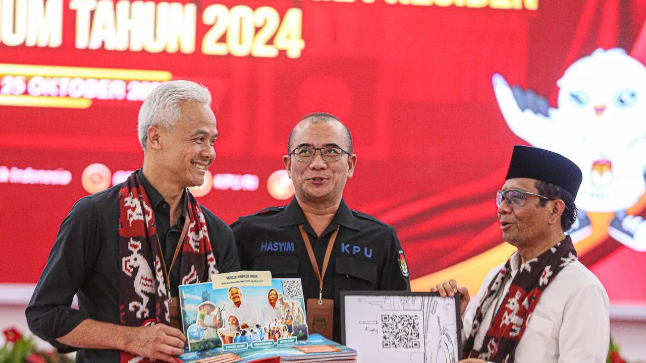 Selain itu memperbaiki yang kurang menurut Ganjar mencegah korupsi dengan digitalisasi menjadi salah satu poin penting dan visi misinya.<br>