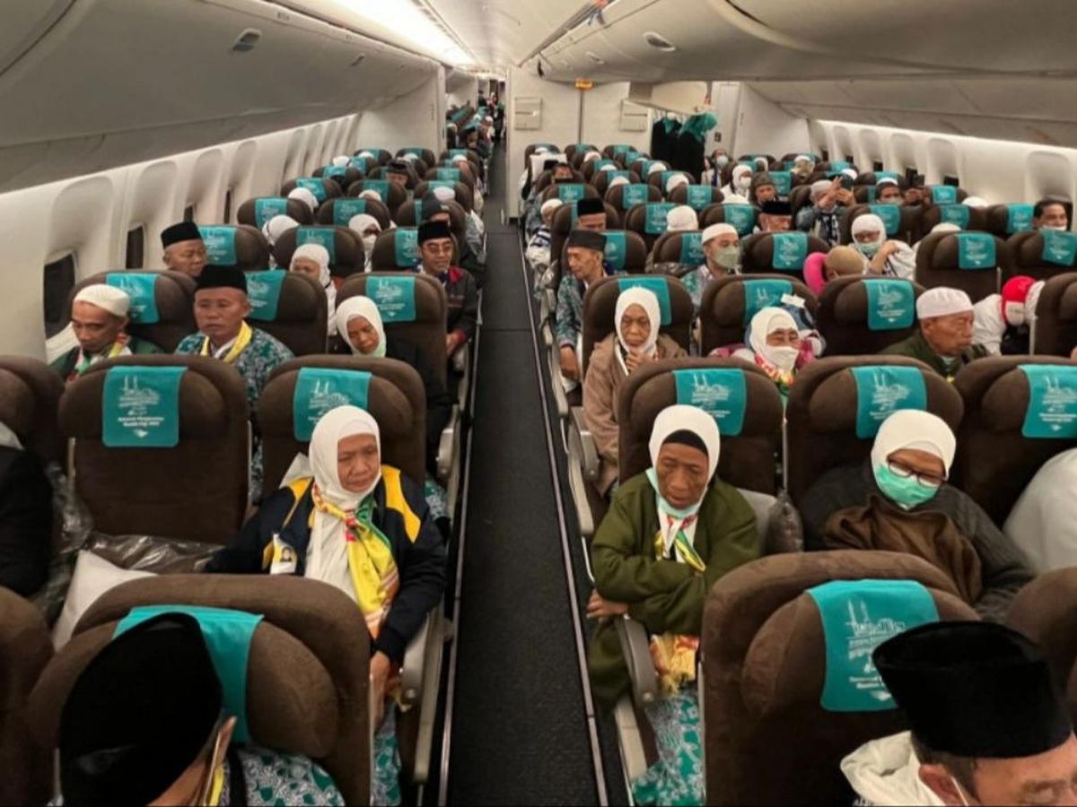 Terbang ke Tanah Suci
