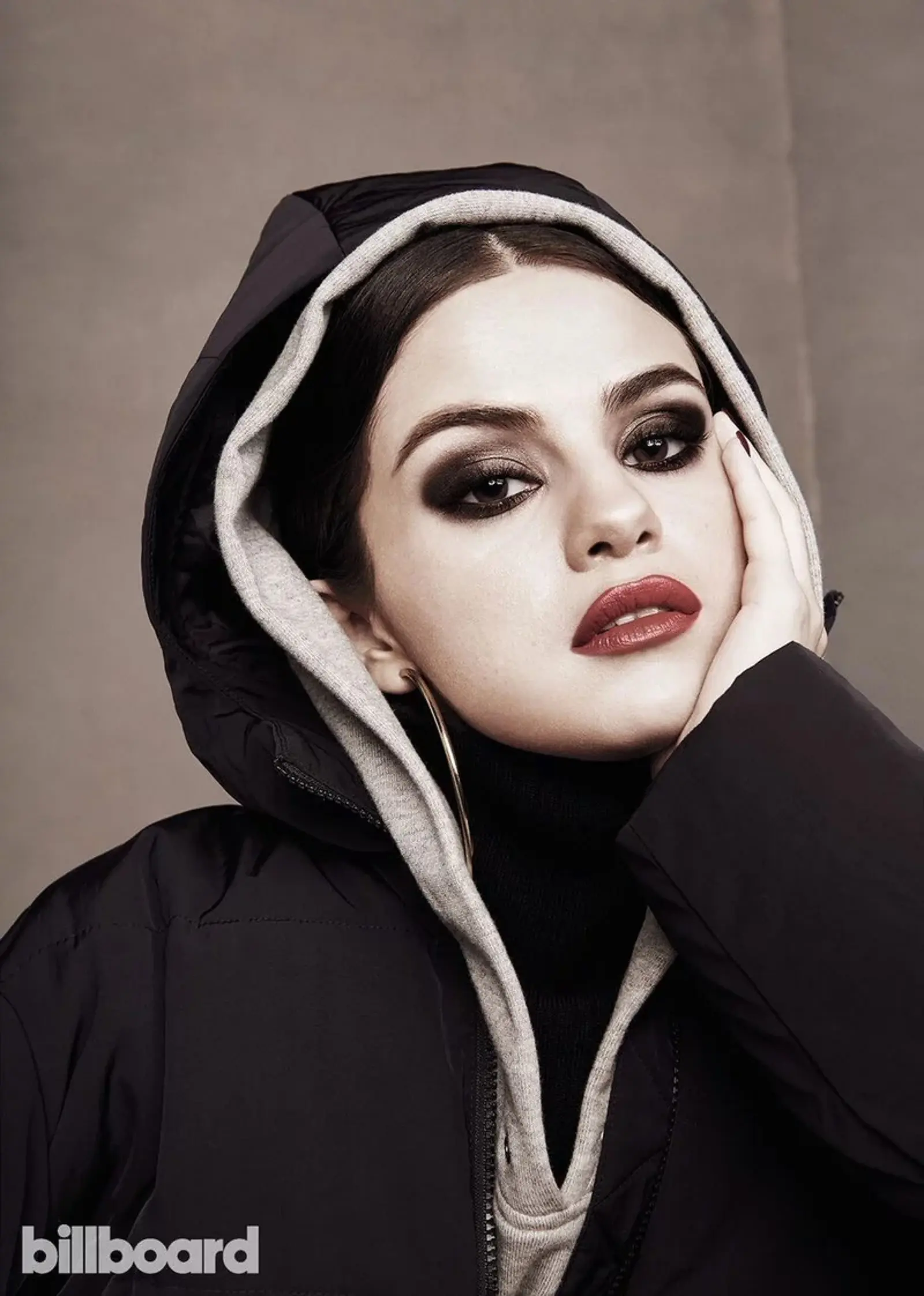 	Selena Gomez (Sumber: Ruven Afanador/Billboard/People)