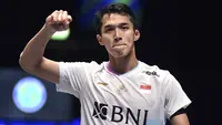 Jonatan Christie alias Jojo sukses menyusul rekannya, Anthony Sinisuka Ginting melaju ke partai puncak All England 2024. Kepastian All Indonesian final di sektor tunggal putra didapat setelah Jonatan Christie mampu mengalahkan tunggal putra India, Lakshya Sen di semifinal kedua dengan rubber game 21-12, 10-21 dan 21-15 dalam laga yang berlangsung di Utilita Arena, Birmingham, Inggris, Sabtu (16/3/2024) malam WIB. (AP Photo/Rui Vieira)